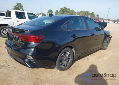 2022 Kia Forte Gt-Line z USA, uszkodzony, nr VIN 3KPF54AD4NE423960